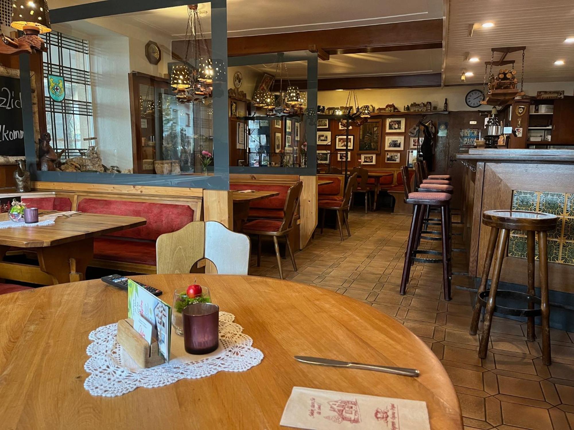 Gasthaus Metzgerei Pension Massem Schillingen Exteriör bild